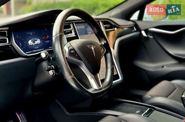 Лифтбек Tesla Model S 2017 в 
