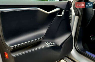 Лифтбек Tesla Model S 2017 в 