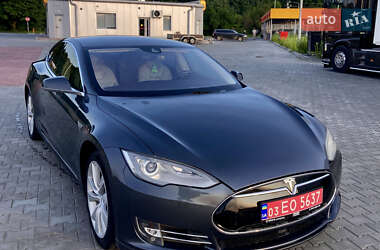 Лифтбек Tesla Model S 2015 в Луцке