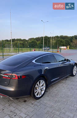 Ліфтбек Tesla Model S 2015 в 
