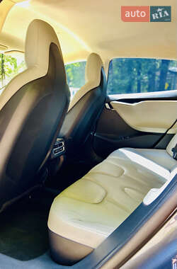 Ліфтбек Tesla Model S 2015 в 