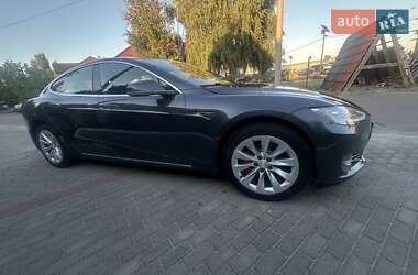 Ліфтбек Tesla Model S 2015 в 