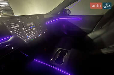 Лифтбек Tesla Model S 2022 в 