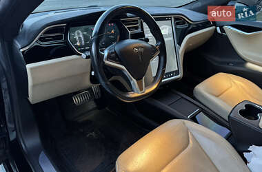 Лифтбек Tesla Model S 2015 в 