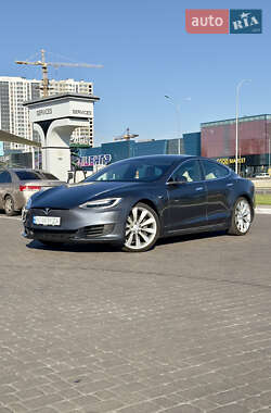 Лифтбек Tesla Model S 2017 в Киеве