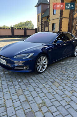 Лифтбек Tesla Model S 2016 в 