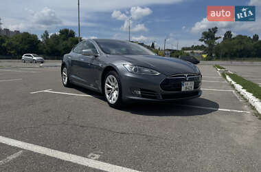 Ліфтбек Tesla Model S 2013 в 