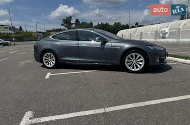 Ліфтбек Tesla Model S 2013 в 