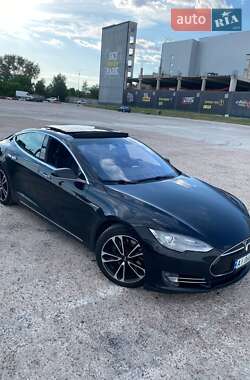 Лифтбек Tesla Model S 2015 в Киеве