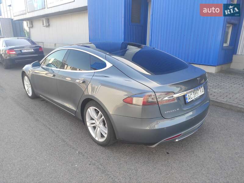 Лифтбек Tesla Model S 2013 в Ковеле