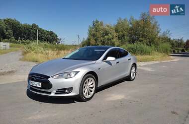 Лифтбек Tesla Model S 2014 в Звягеле