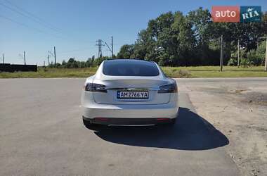 Ліфтбек Tesla Model S 2014 в 