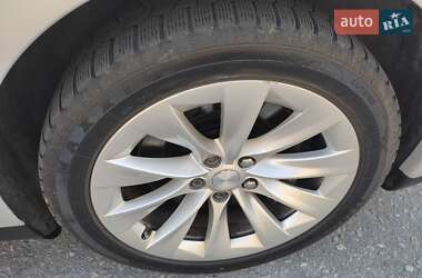 Ліфтбек Tesla Model S 2014 в 
