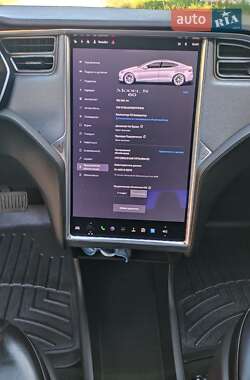 Ліфтбек Tesla Model S 2014 в 