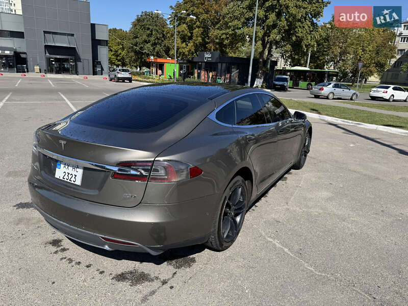 Лифтбек Tesla Model S 2016 в Харькове