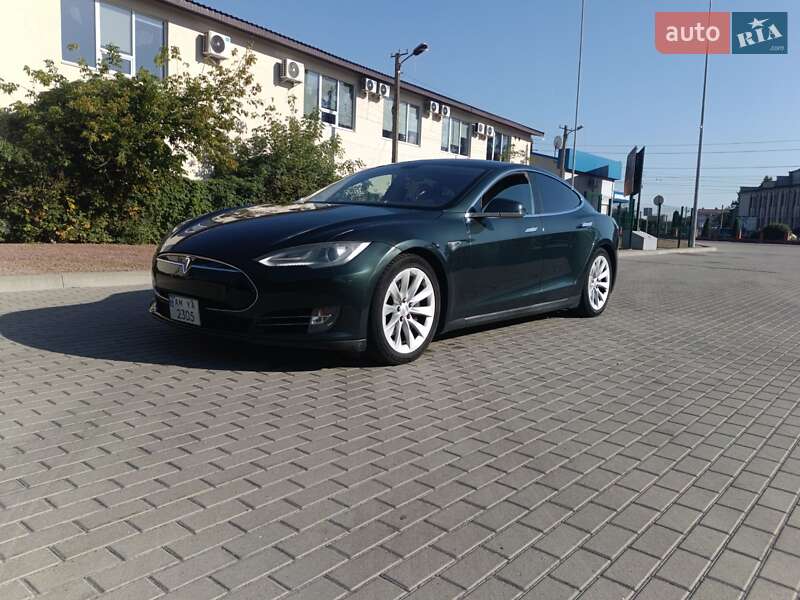 Tesla Model S 2012