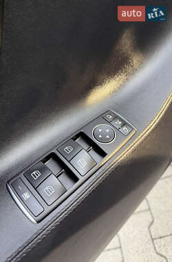 Лифтбек Tesla Model S 2013 в 