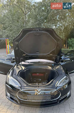 Лифтбек Tesla Model S 2013 в 