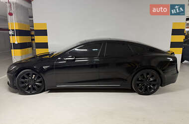 Лифтбек Tesla Model S 2013 в 