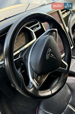 Лифтбек Tesla Model S 2013 в 