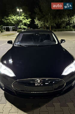 Лифтбек Tesla Model S 2013 в 