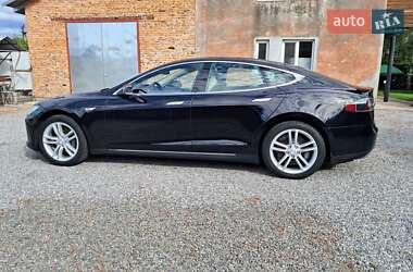 Лифтбек Tesla Model S 2015 в 