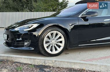 Лифтбек Tesla Model S 2017 в 