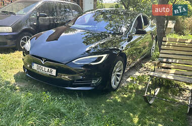 Лифтбек Tesla Model S 2017 в 