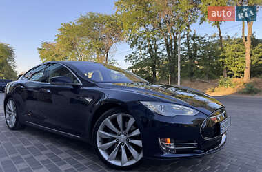 Лифтбек Tesla Model S 2014 в 