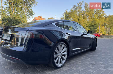 Лифтбек Tesla Model S 2014 в 