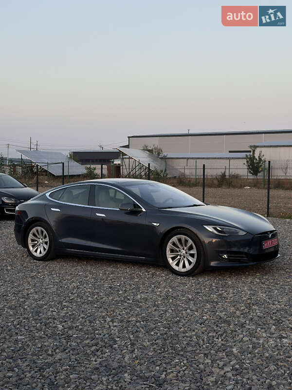 Tesla Model S 2016
