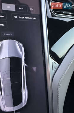 Ліфтбек Tesla Model S 2016 в 