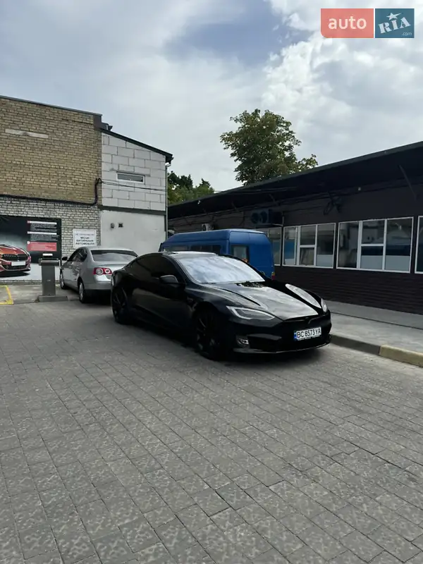 Tesla Model S 2016