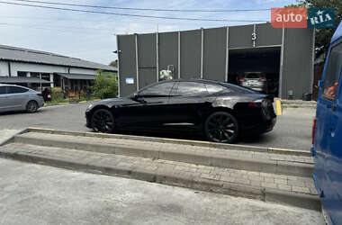 Ліфтбек Tesla Model S 2016 в Львові
