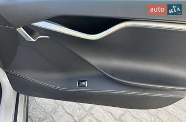 Ліфтбек Tesla Model S 2015 в 