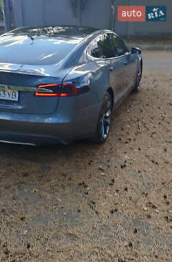 Ліфтбек Tesla Model S 2014 в 