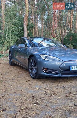 Ліфтбек Tesla Model S 2014 в 