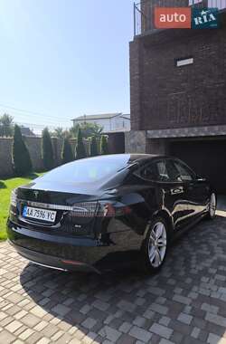 Ліфтбек Tesla Model S 2015 в 