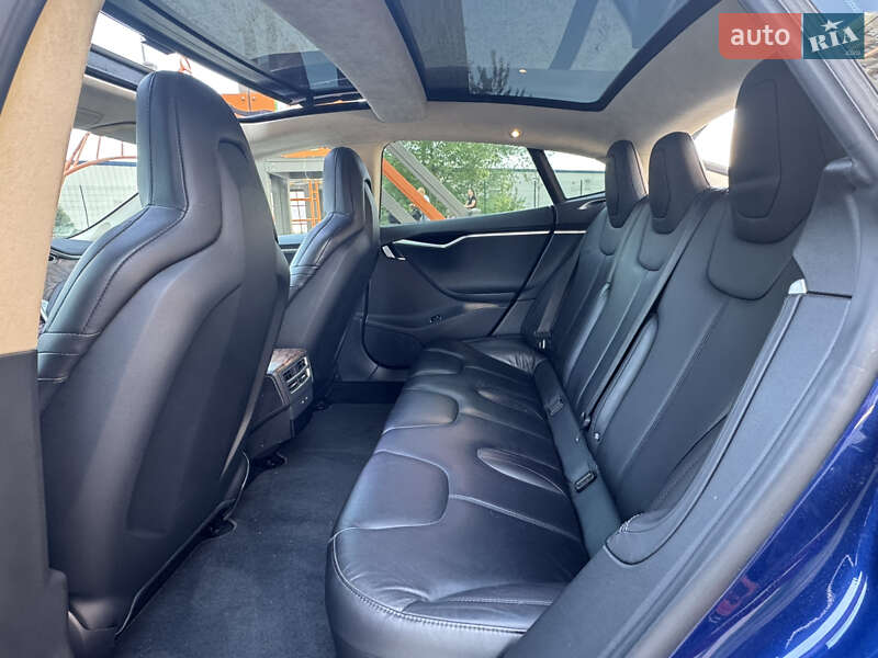 Лифтбек Tesla Model S 2016 в Киеве фото 11 Лифтбек Tesla Model S 2016 в Киеве