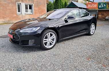 Лифтбек Tesla Model S 2015 в 