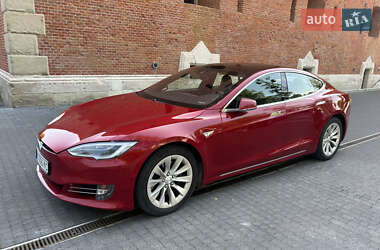 Ліфтбек Tesla Model S 2016 в 