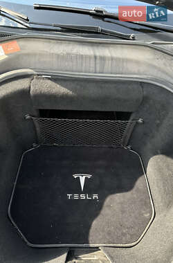Лифтбек Tesla Model S 2014 в 