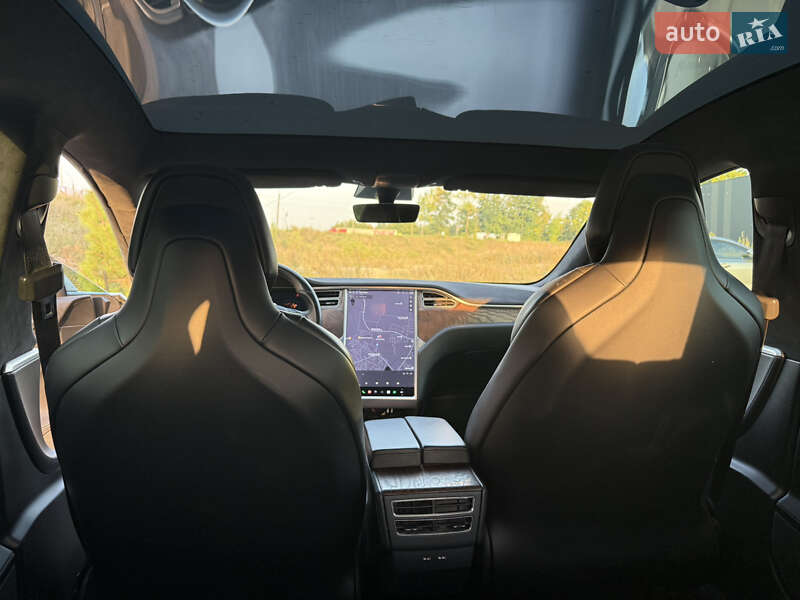 Лифтбек Tesla Model S 2017 в Хмельницком