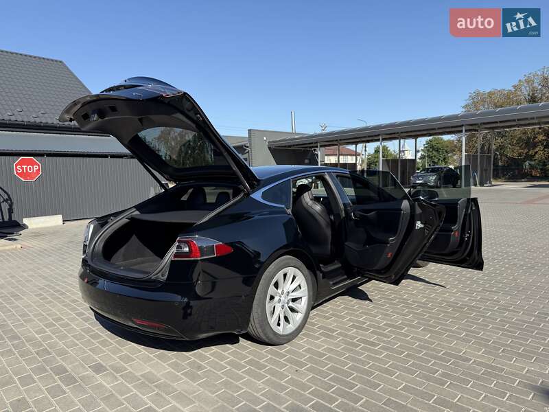 Лифтбек Tesla Model S 2018 в Березане фото 14 Лифтбек Tesla Model S 2018 в Березане