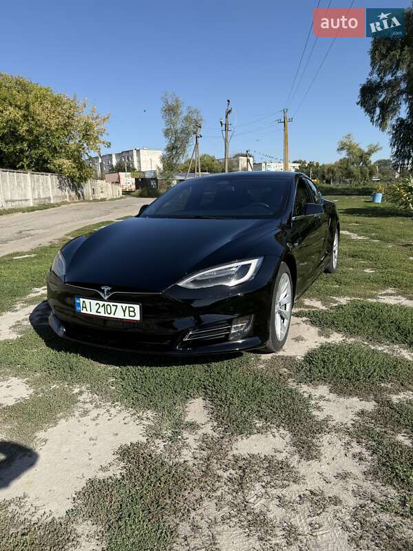 Лифтбек Tesla Model S 2018 в Березане фото 29 Лифтбек Tesla Model S 2018 в Березане