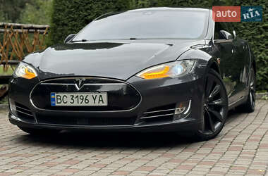 Лифтбек Tesla Model S 2015 в 