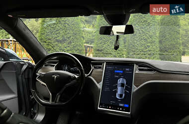 Лифтбек Tesla Model S 2015 в 