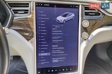 Лифтбек Tesla Model S 2015 в 