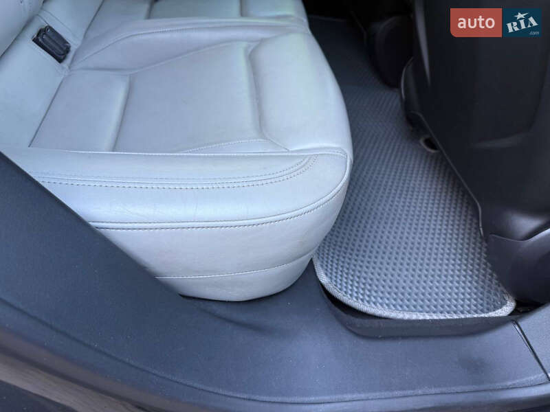 Ліфтбек Tesla Model S 2015 в Одесі фото 12 Ліфтбек Tesla Model S 2015 в Одесі