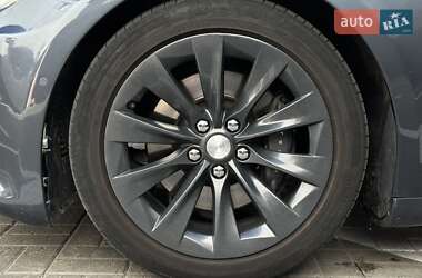 Лифтбек Tesla Model S 2016 в 